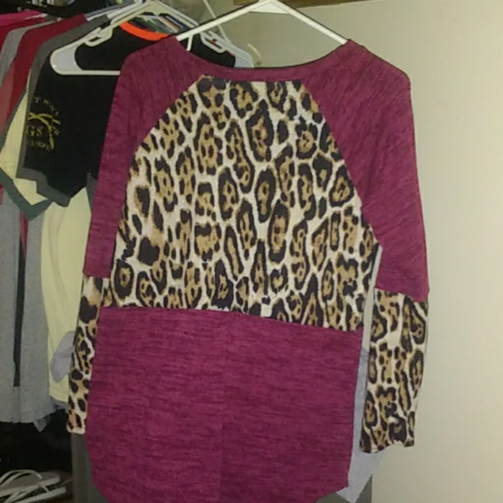Top - Picture 2 of 2
